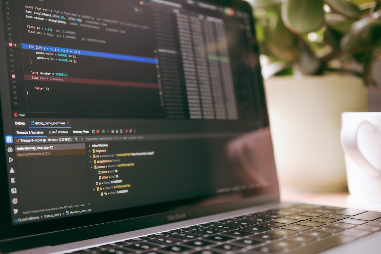Написание кода для Telegram бота на экране